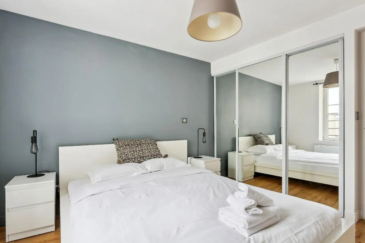 Les Halles & Rue Montorgueil - Cityapartmentstay Paris Apartment